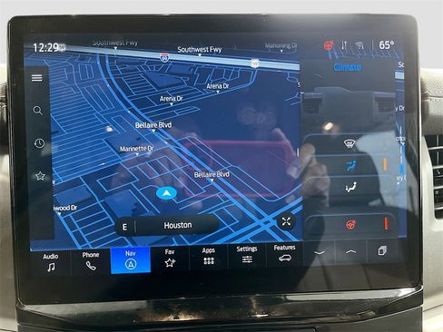 Used 2024 Ford Expedition XLT image 13