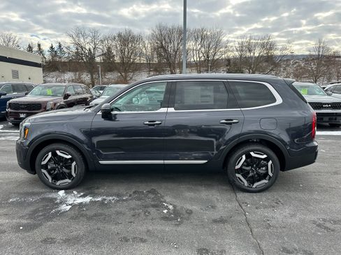New 2025 Kia Telluride S image 8