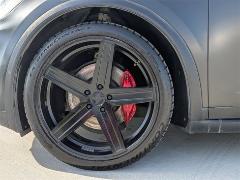 Used 2016 Tesla Model X Performance image 9