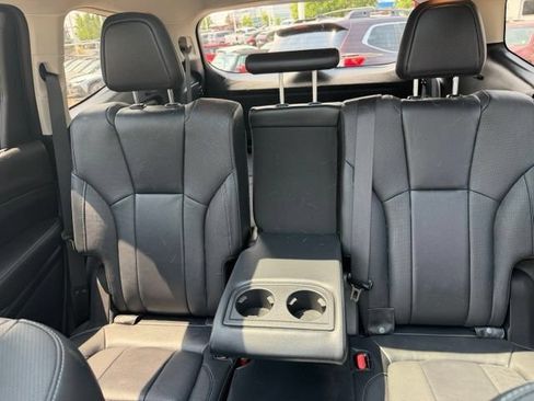 Used 2023 Subaru Ascent Limited w/ Technology Package AWD/4WD image 13