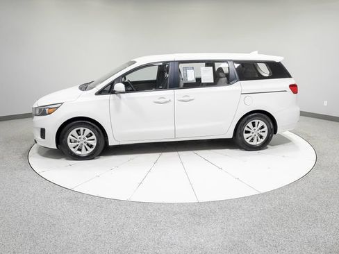 Used 2018 Kia Sedona L FWD image 33