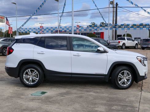 Used 2023 GMC Terrain SLE image 20