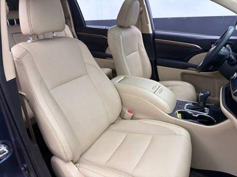 Used 2019 Toyota Highlander Limited AWD/4WD image 31