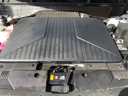 Certified 2024 Hyundai Kona Limited image 10