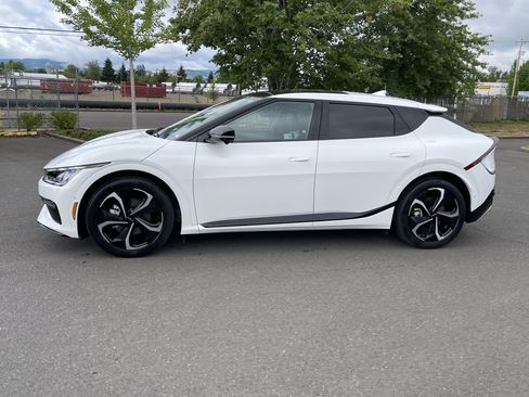 Used 2023 Kia EV6 GT-Line w/ GT-Line Suede Seat Package AWD/4WD image 2