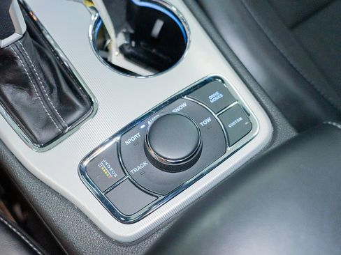 Used 2019 Jeep Grand Cherokee SRT AWD/4WD image 49
