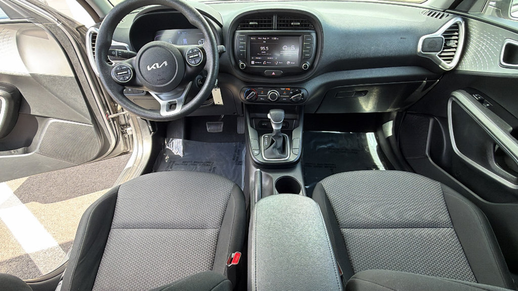 Used 2024 Kia Soul LX w/ Option Group 015 FWD image 26