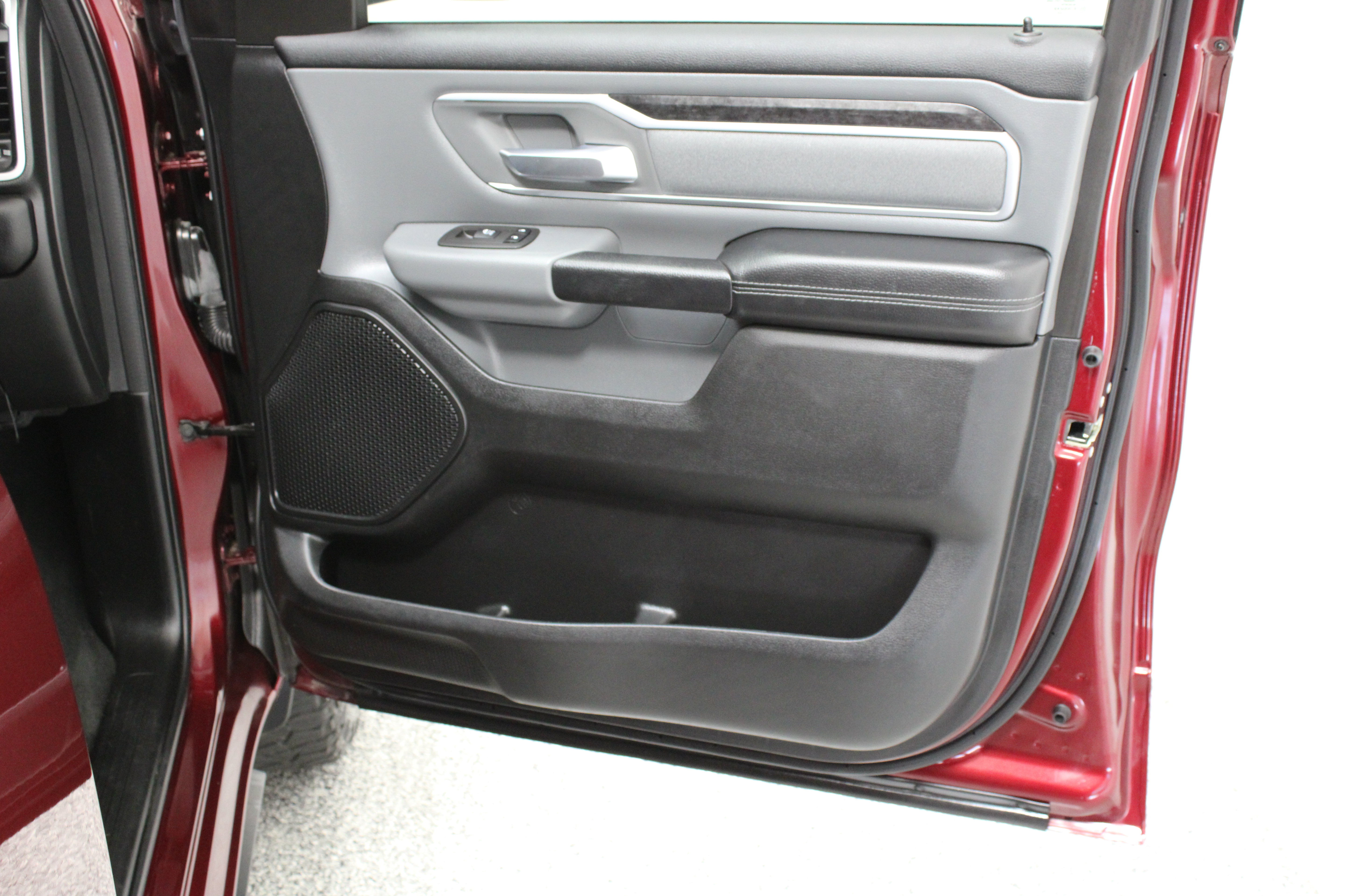 Used 2022 RAM 1500 Lone Star AWD/4WD image 35