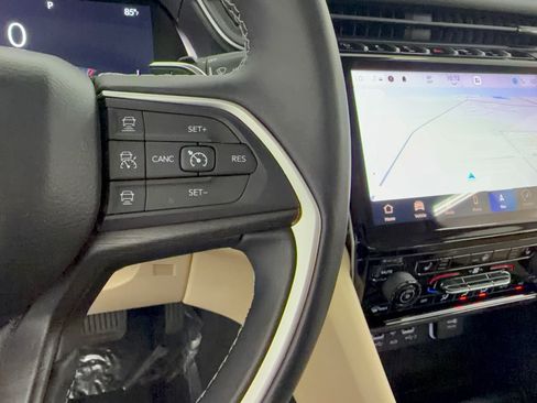 Used 2021 Jeep Grand Cherokee L Limited RWD image 19