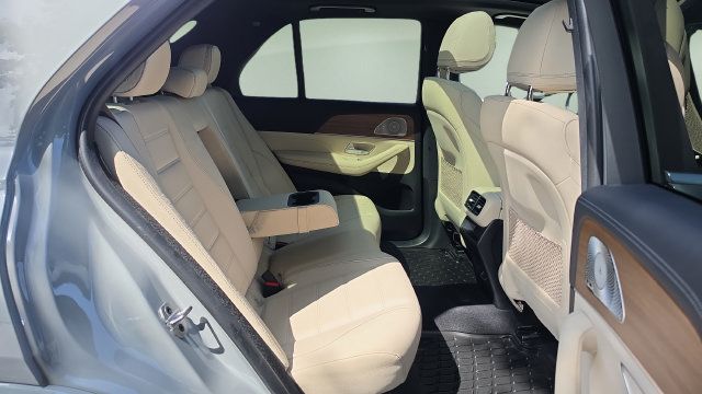 Used 2025 Mercedes-Benz GLE 450e 4MATIC image 42