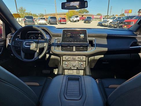 Used 2024 GMC Yukon AT4 w/ AT4 Premium Plus Package image 12