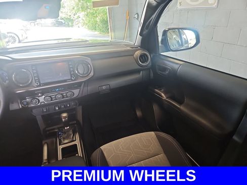 Used 2023 Toyota Tacoma TRD Sport AWD/4WD image 11