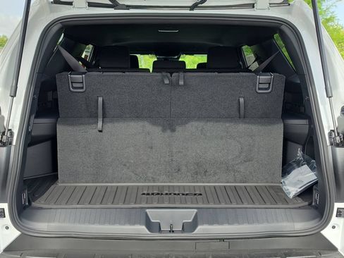 New 2026 Toyota 4Runner SR5 AWD/4WD image 30