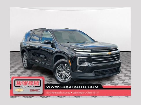 Used 2026 Chevrolet Traverse LT AWD/4WD image 1