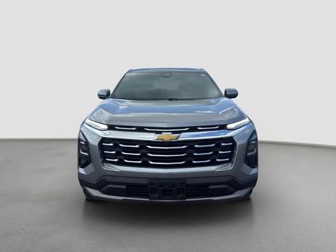 Used 2025 Chevrolet Equinox LT FWD image 2