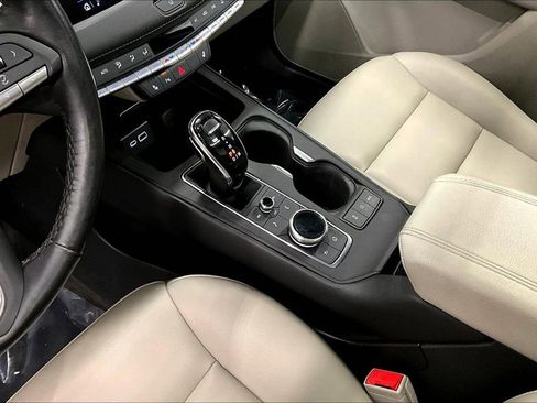 Certified 2023 Cadillac XT4 Luxury w/ Cold Weather Package image 18