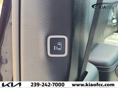 Used 2026 Chrysler Pacifica Limited FWD image 20
