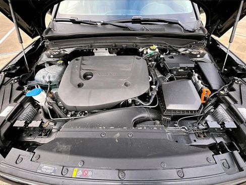 Used 2024 Volvo XC40 B5 Ultimate w/ Protection Package Premier image 26