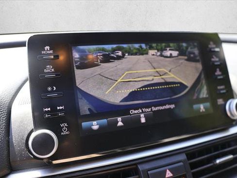 Used 2018 Honda Accord EX image 18
