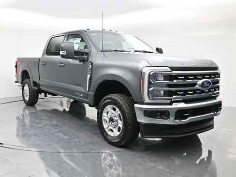 New 2026 Ford F350 XLT w/ XLT Premium Package image 3