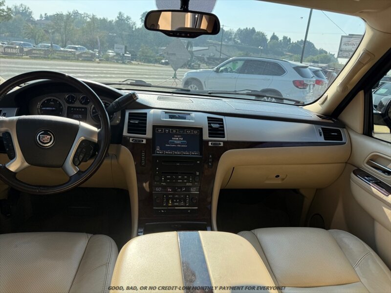 Used 2010 Cadillac Escalade Premium AWD/4WD image 9