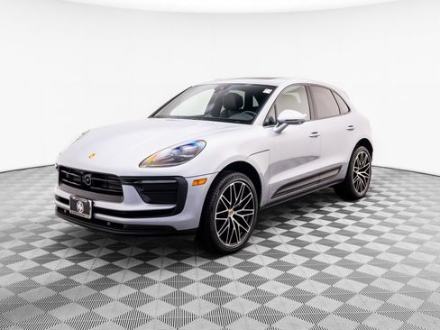 Certified 2026 Porsche Macan AWD/4WD image 1