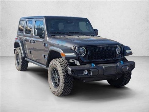 Used 2024 Jeep Wrangler Willys image 3