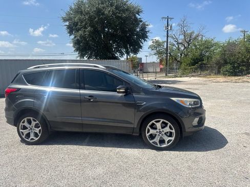 Used 2019 Ford Escape Titanium FWD image 8