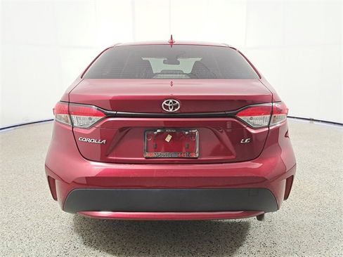 Used 2022 Toyota Corolla LE image 6