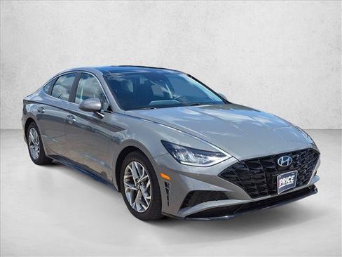 Used 2023 Hyundai Sonata SEL w/ Convenience Package FWD image 3