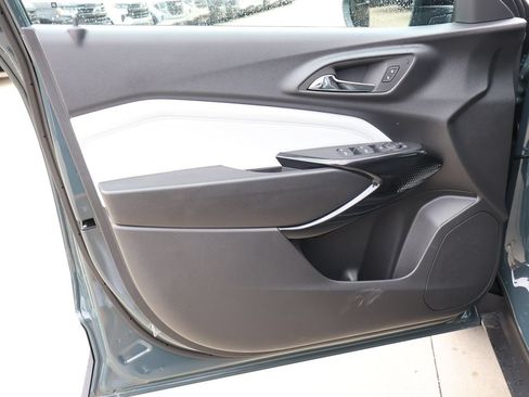 New 2026 Chevrolet Trax LT w/ Midnight Edition FWD image 11