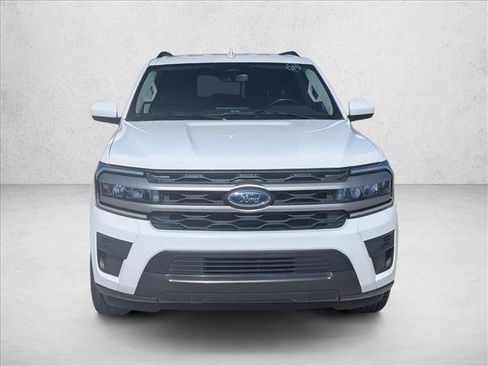 Used 2024 Ford Expedition XLT image 2