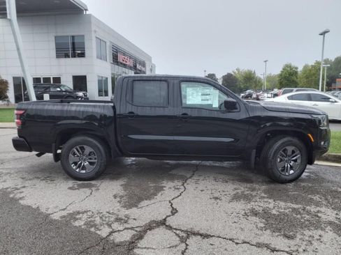 Certified 2025 Nissan Frontier SV w/ SV Convenience Package RWD image 2