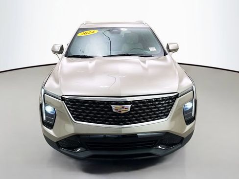Used 2024 Cadillac XT4 Premium Luxury w/ Technology Package image 2