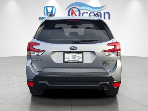 Used 2022 Subaru Forester Premium image 4