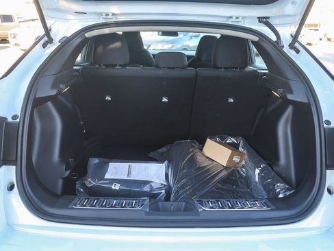 New 2026 Nissan Leaf FWD image 12