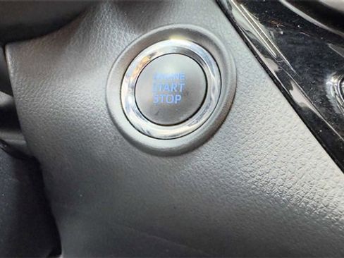 Used 2019 Toyota C-HR XLE image 23