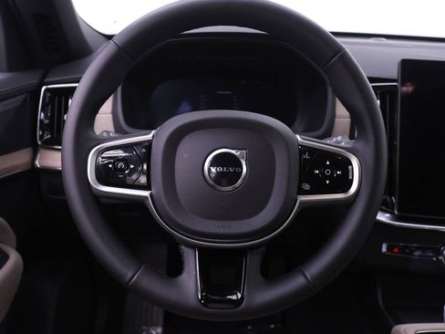 Certified 2025 Volvo XC90 B5 Plus AWD/4WD image 17