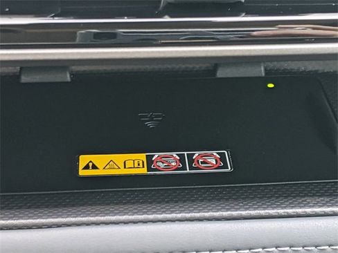 Used 2025 Toyota Highlander XLE image 28