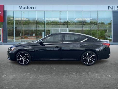 Certified 2023 Nissan Altima 2.5 SR w/ SR Premium Package image 8