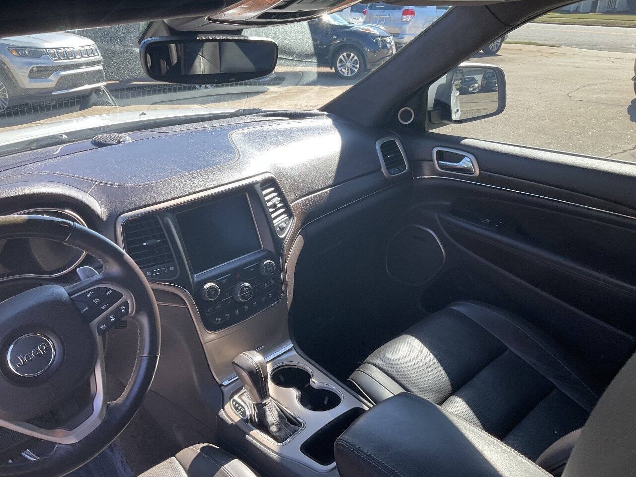 Used 2017 Jeep Grand Cherokee Summit w/ Platinum Series Group RWD image 16