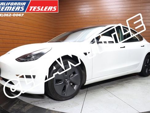 Used 2023 Tesla Model 3 Standard Range image 1