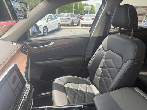 New 2026 Volkswagen Atlas SE FWD image 28