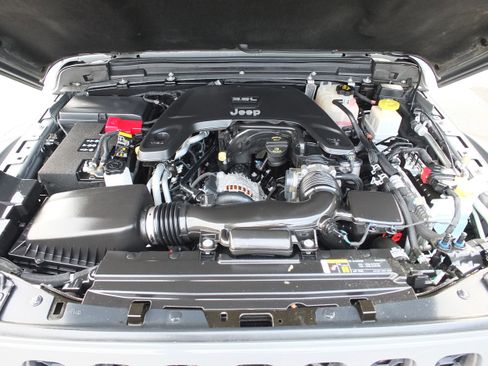 Used 2020 Jeep Gladiator Rubicon image 11