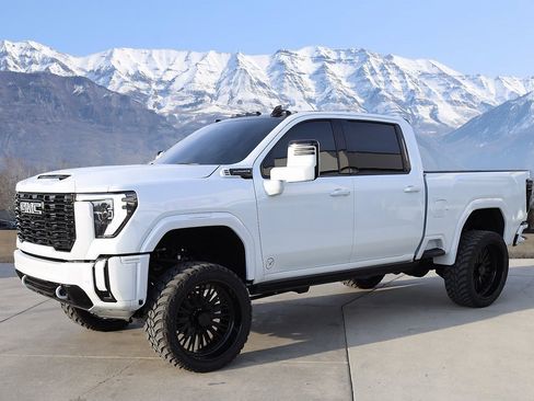 Used 2026 GMC Sierra 3500 Denali Ultimate image 2