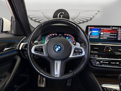 Used 2023 BMW 530e w/ M Sport Package RWD image 12