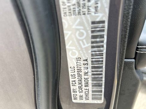 Certified 2023 Jeep Grand Cherokee L Laredo image 37