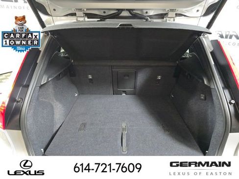 Used 2025 Volvo XC40 B5 Plus AWD/4WD image 23