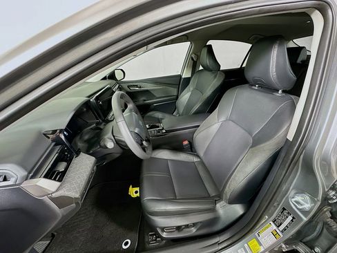 Used 2025 Toyota Camry XLE image 21