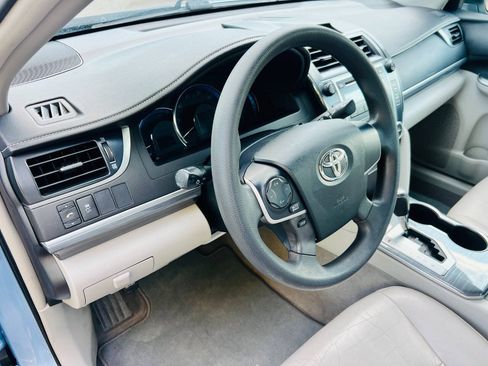 Used 2012 Toyota Camry LE FWD image 18